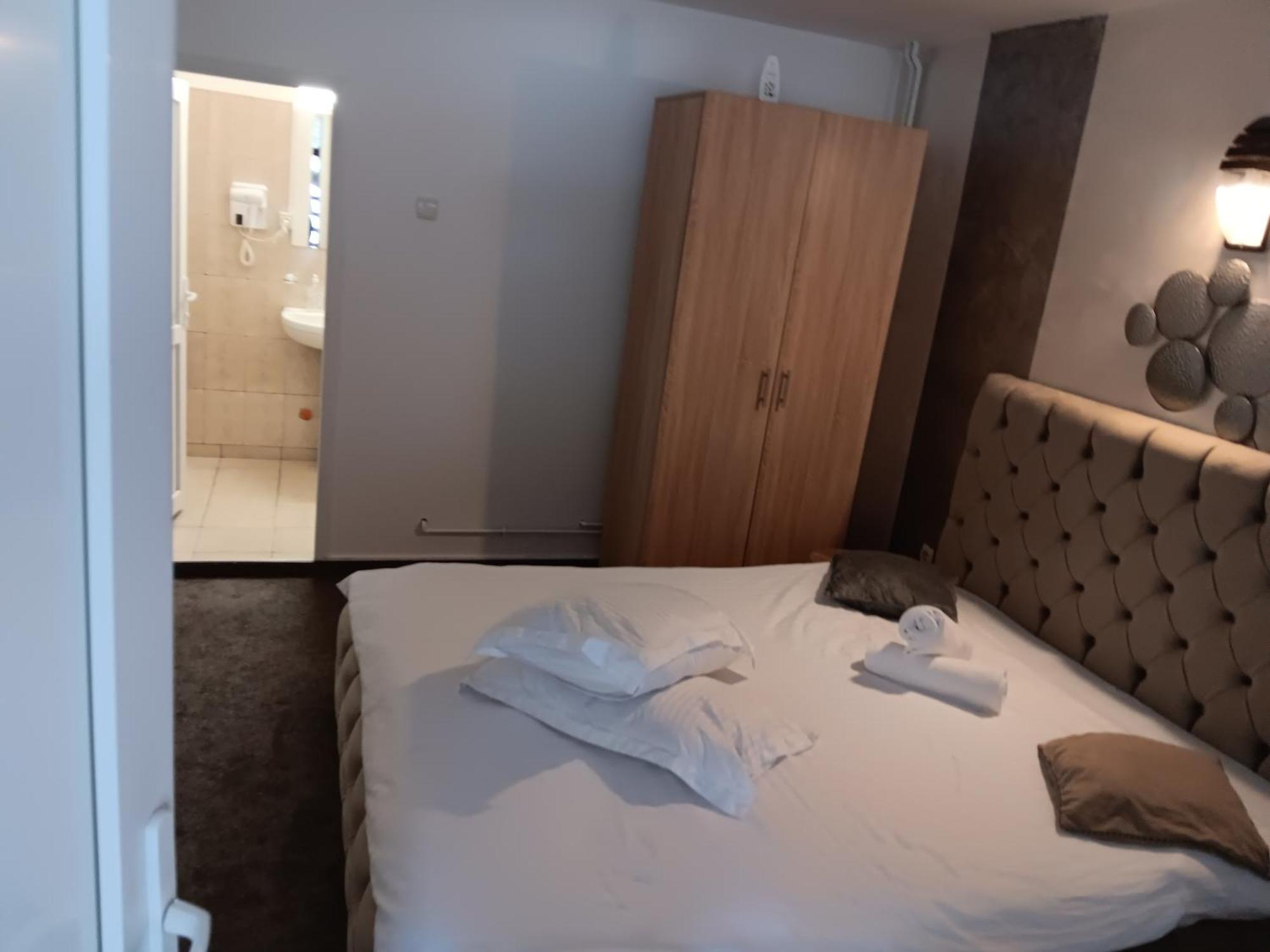 La Protap Calimanesti Hotel Kültér fotó
