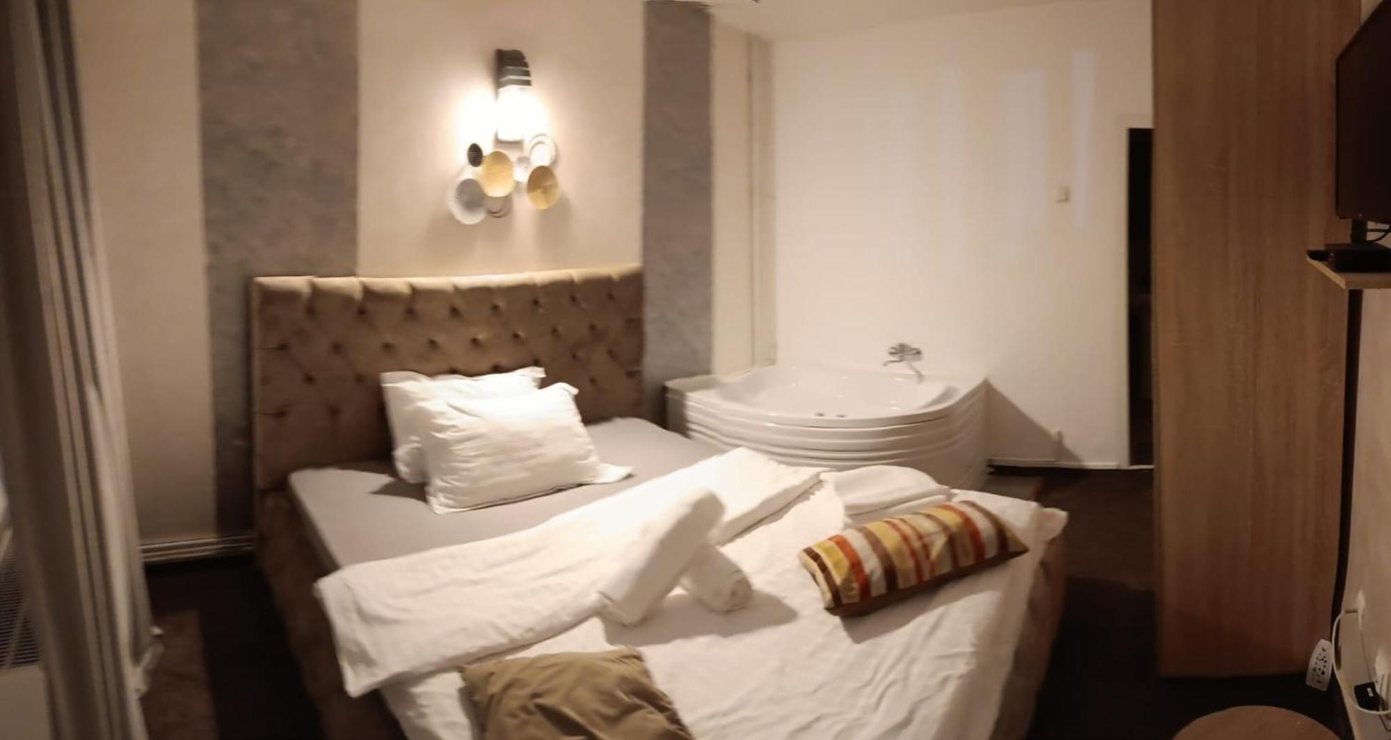 La Protap Calimanesti Hotel Kültér fotó